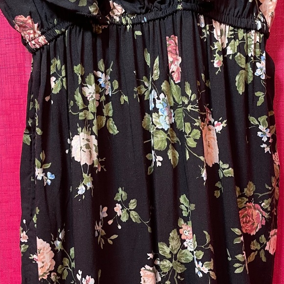 NWT RUE21 BLACK FLORAL DRESS SIZE S - Picture 5 of 16
